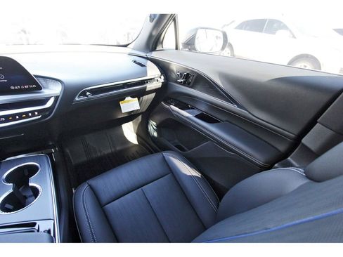 New 2026 Cadillac Lyriq Luxury image 10