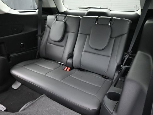 Used 2025 Ford Explorer Active RWD image 19