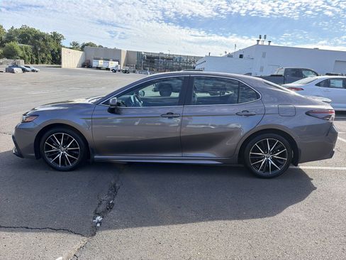 Used 2024 Toyota Camry SE w/ Cold Weather Package AWD/4WD image 4