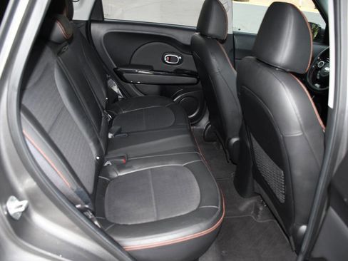 Used 2018 Kia Soul ! FWD image 19