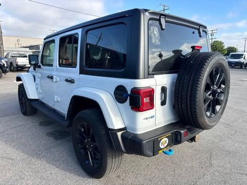 Used 2023 Jeep Wrangler Unlimited Sahara w/ Cold Weather Group AWD/4WD image 7