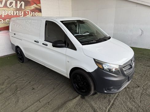 Used 2018 Mercedes-Benz Metris w/ Blind Spot Assist Package image 7