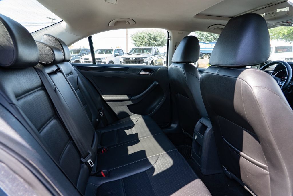 Used 2015 Volkswagen Jetta TDI SEL FWD image 29