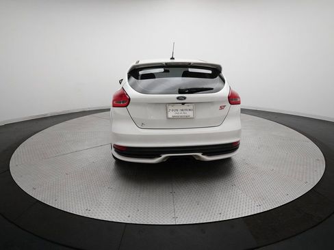 Used 2018 Ford Focus ST image 25