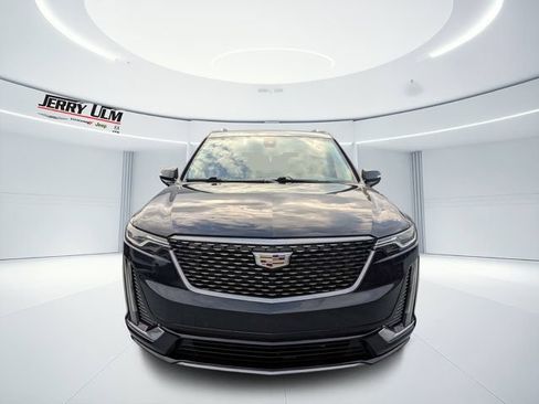 Used 2021 Cadillac XT6 Premium Luxury w/ LPO, Floor Liner Package FWD image 8