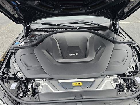 Used 2025 BMW i4 eDrive40 w/ M Sport Package image 26