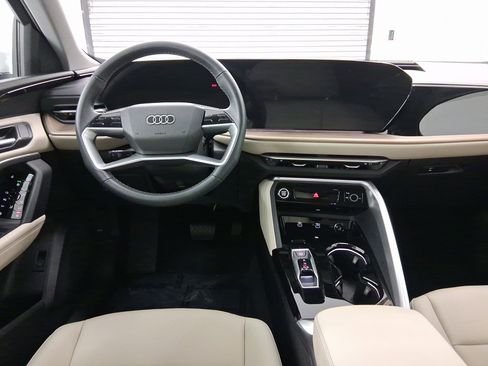 Certified 2025 Audi Q5 Premium w/ Convenience Package image 4