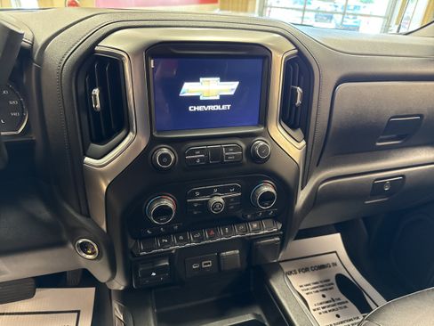 Used 2021 Chevrolet Silverado 1500 LTZ AWD/4WD image 27