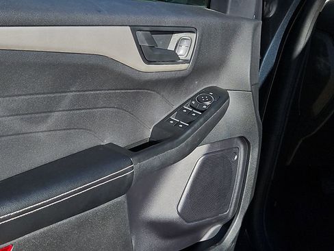 Used 2022 Ford Escape SE w/ Convenience Package image 18