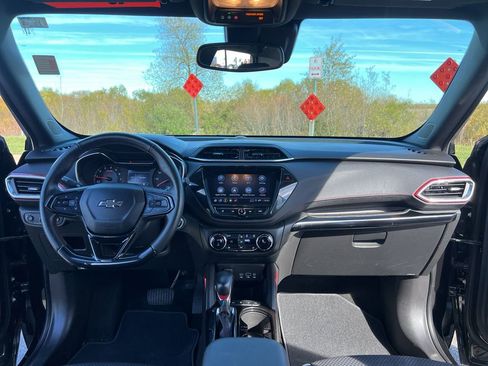Used 2023 Chevrolet TrailBlazer RS w/ Convenience Package image 19
