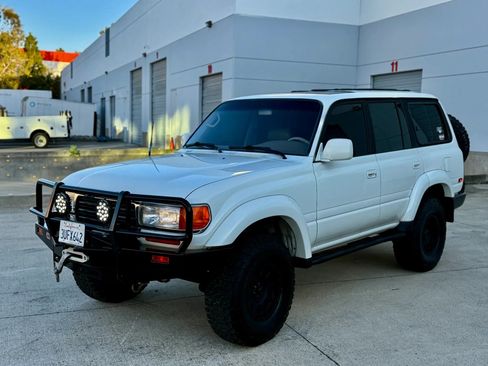 Used 1997 Toyota Land Cruiser Sport Utility 4D image 8