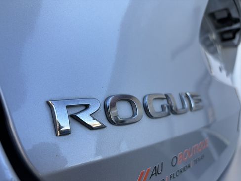Used 2017 Nissan Rogue S image 57