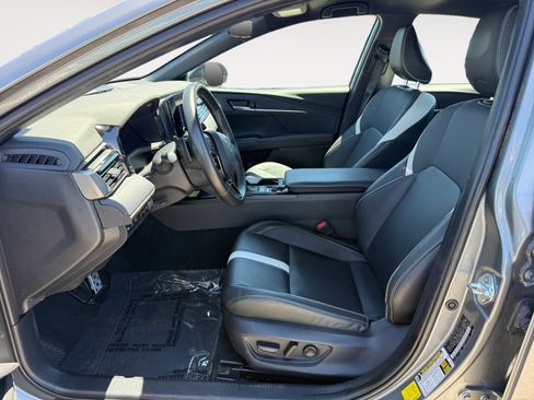 Used 2025 Toyota Camry SE FWD image 10