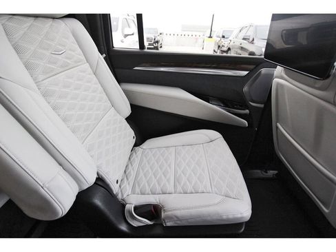 New 2026 Cadillac Escalade ESV Platinum Sport w/ LPO, Floor Liner Package image 11