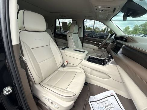 Used 2024 GMC Yukon Denali AWD/4WD image 25