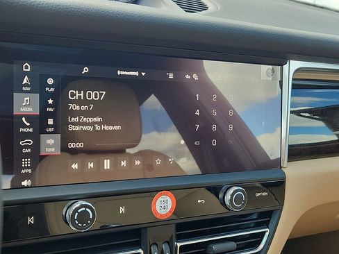 New 2026 Porsche Macan image 17