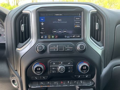Used 2021 Chevrolet Silverado 1500 LT Trail Boss w/ Convenience Package II AWD/4WD image 11