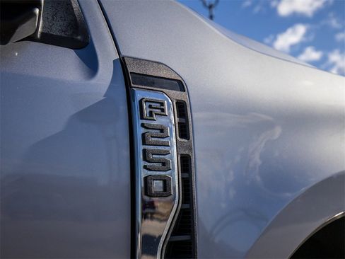 Used 2023 Ford F250 Lariat w/ Chrome Package image 12