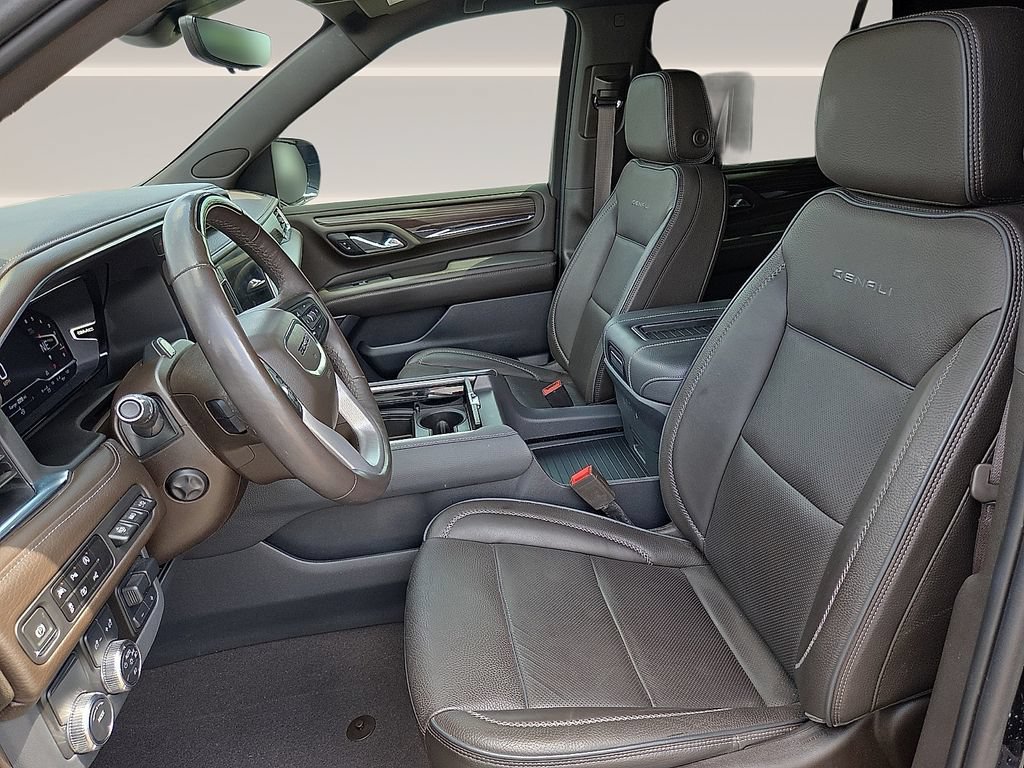 Used 2024 GMC Yukon Denali w/ Advanced Technology Package RWD image 14
