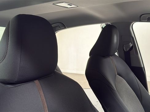 Used 2020 Toyota Camry LE image 19