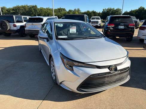 Used 2024 Toyota Corolla LE FWD image 1