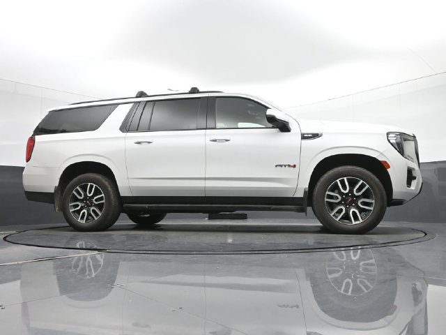 Used 2023 GMC Yukon XL AT4 AWD/4WD image 15