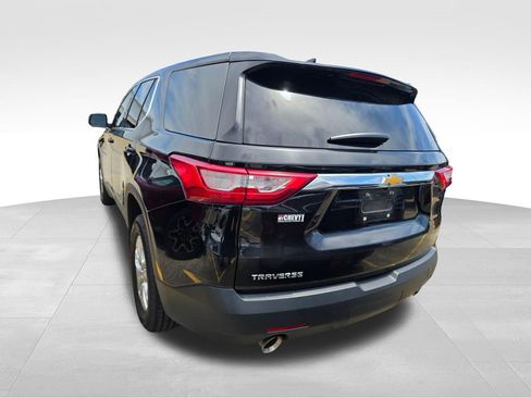 Used 2021 Chevrolet Traverse LS FWD image 6