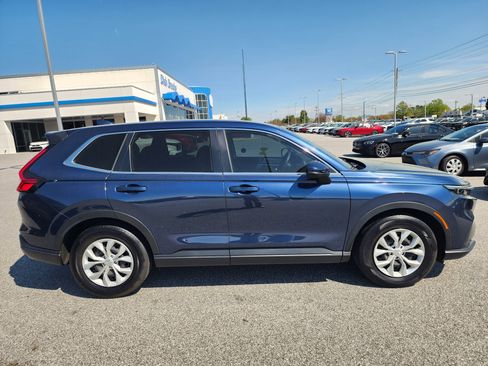 Certified 2025 Honda CR-V LX image 3