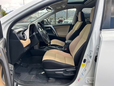 Used 2017 Toyota RAV4 XLE AWD/4WD image 12