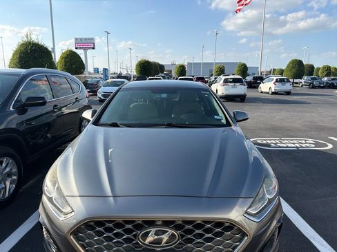 Used 2019 Hyundai Sonata SEL FWD image 2