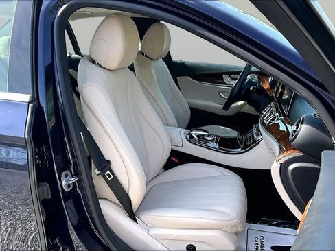 Used 2019 Mercedes-Benz E 300 4MATIC image 32