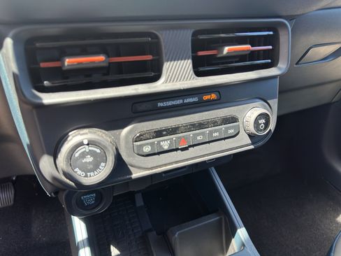 Used 2025 Ford Maverick Lariat AWD/4WD image 28