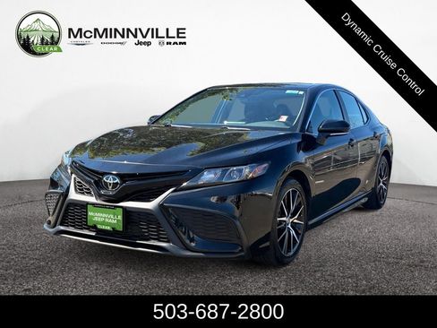 Used 2023 Toyota Camry SE w/ Cold Weather Package FWD image 1