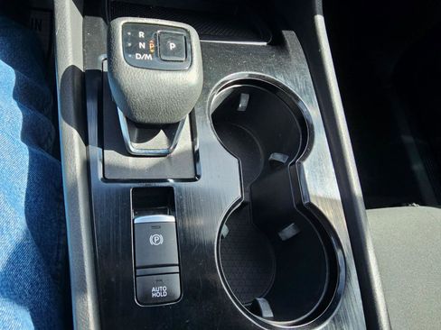 Used 2023 Nissan Rogue S image 40