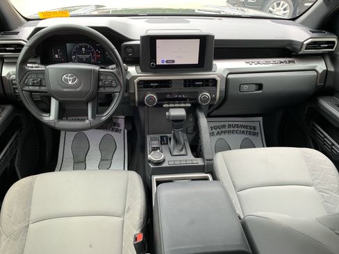 Used 2025 Toyota Tacoma SR5 AWD/4WD image 26