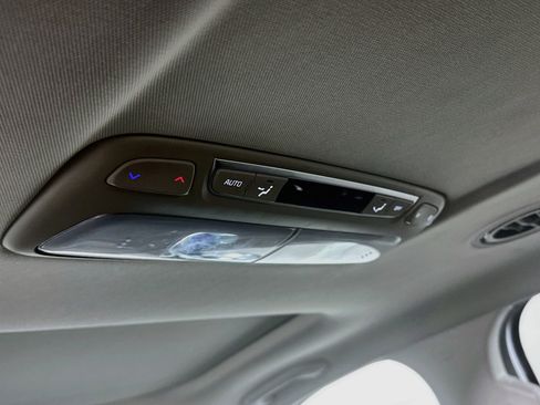 Used 2025 Kia Telluride S FWD image 28