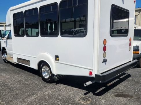 Used 2016 Ford E-350 and Econoline 350 Super Duty image 17