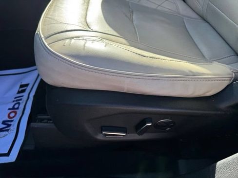 Used 2016 Ford Explorer Platinum AWD/4WD image 13