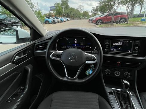 Used 2024 Volkswagen Jetta S image 11