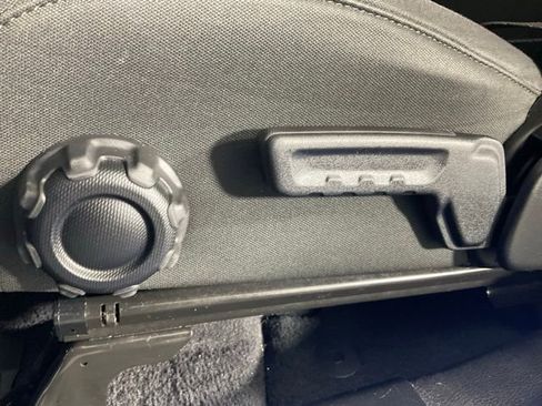 Used 2022 Jeep Wrangler Unlimited Sport AWD/4WD image 23