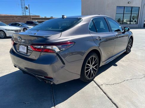 Used 2024 Toyota Camry SE image 5