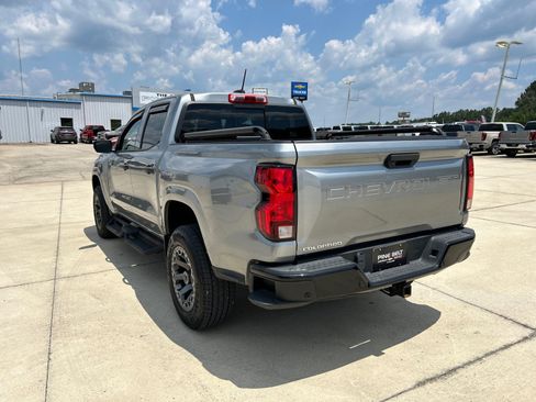 Used 2024 Chevrolet Colorado W/T w/ Safety Package RWD image 4