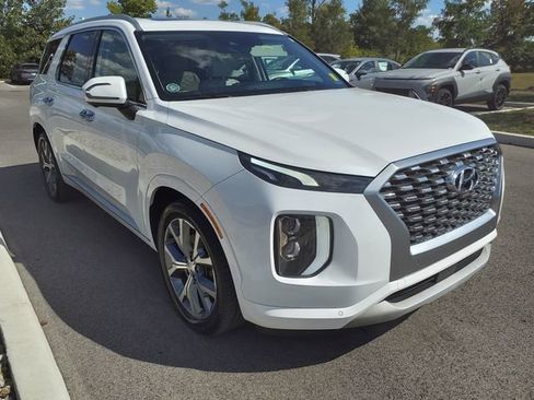 Used 2021 Hyundai Palisade Limited image 3