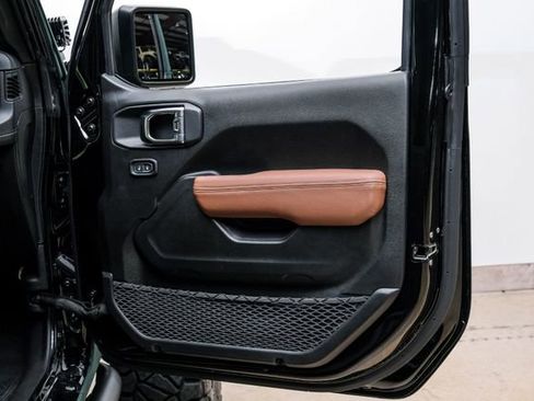 Used 2025 Jeep Gladiator Rubicon w/ Safety Group image 87