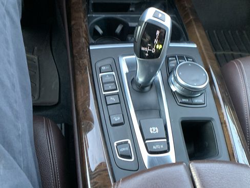 Used 2018 BMW X5 xDrive40e image 12