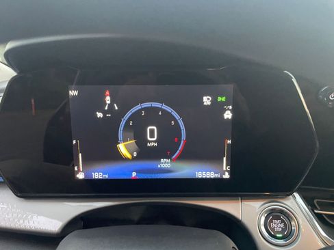 Used 2025 Chevrolet Trax LT image 36