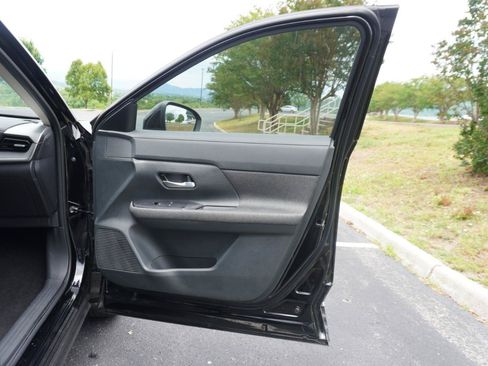 Used 2025 Nissan Kicks SV w/ SV Premium Package AWD/4WD image 20