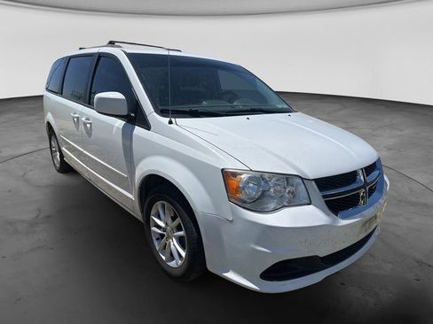 Used 2016 Dodge Grand Caravan SXT FWD image 2