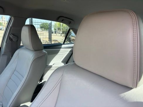 Used 2017 Toyota Camry XLE FWD image 9