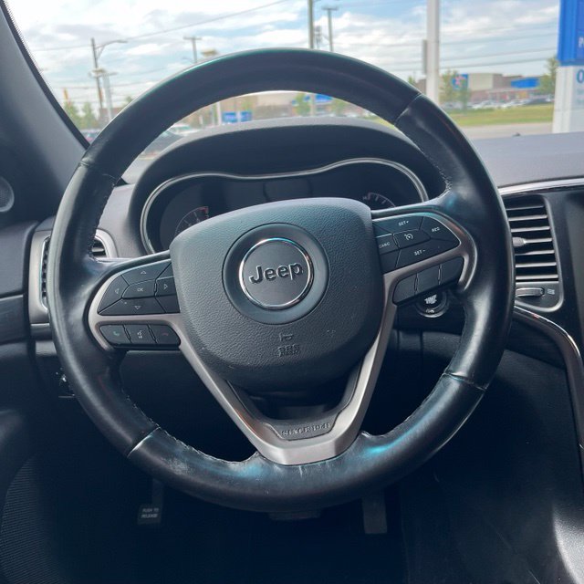Used 2020 Jeep Grand Cherokee Laredo AWD/4WD image 10